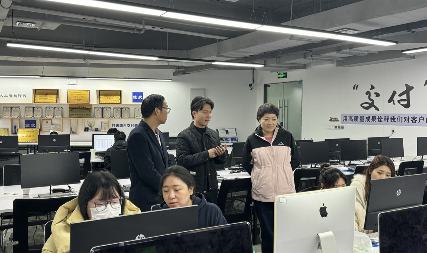 計算機與軟件工程學院深入開展訪企拓崗活動，助力數字內容制作服務行業人才培養